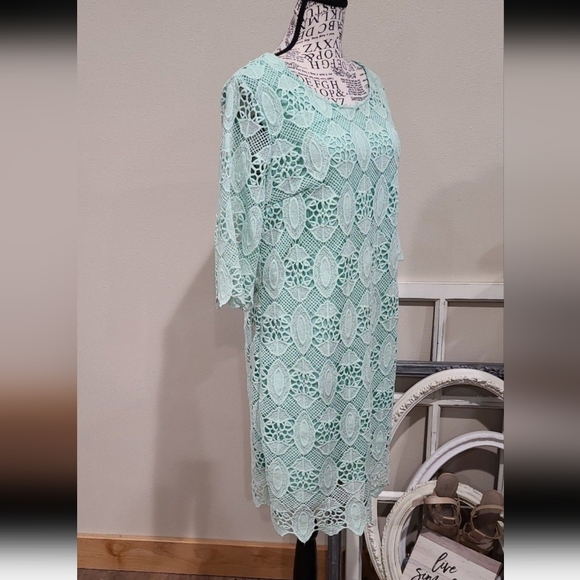Emmelee Mint Green Lace Sheath Dress Size Large - Picture 4 of 9
